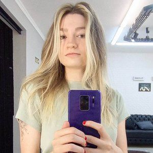 Meet your Posher. Sarah!